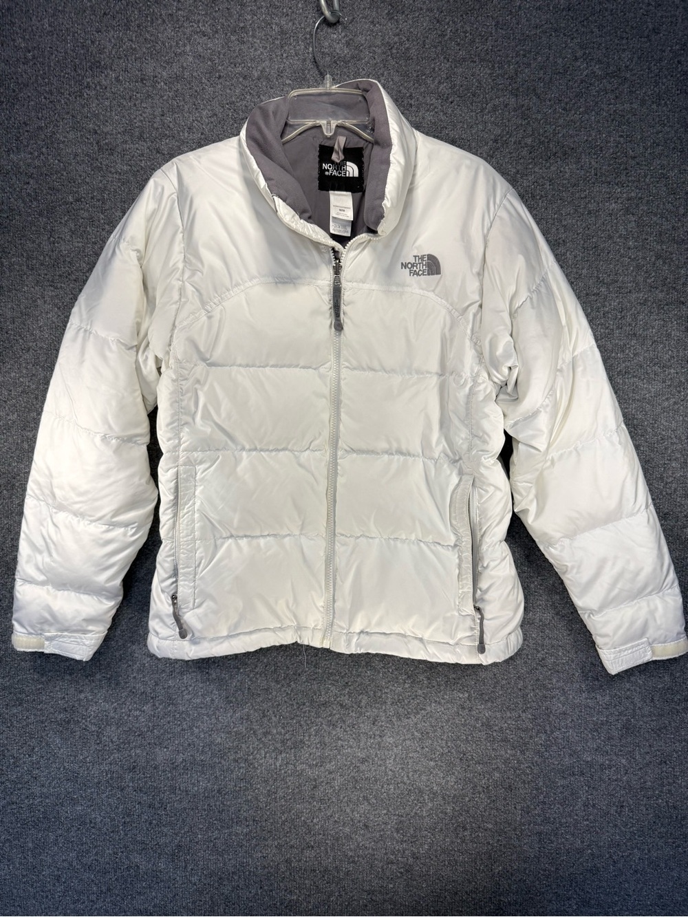 The North Face 700 Womens White Quilted Puffer Jacket - Down Feather winter coat